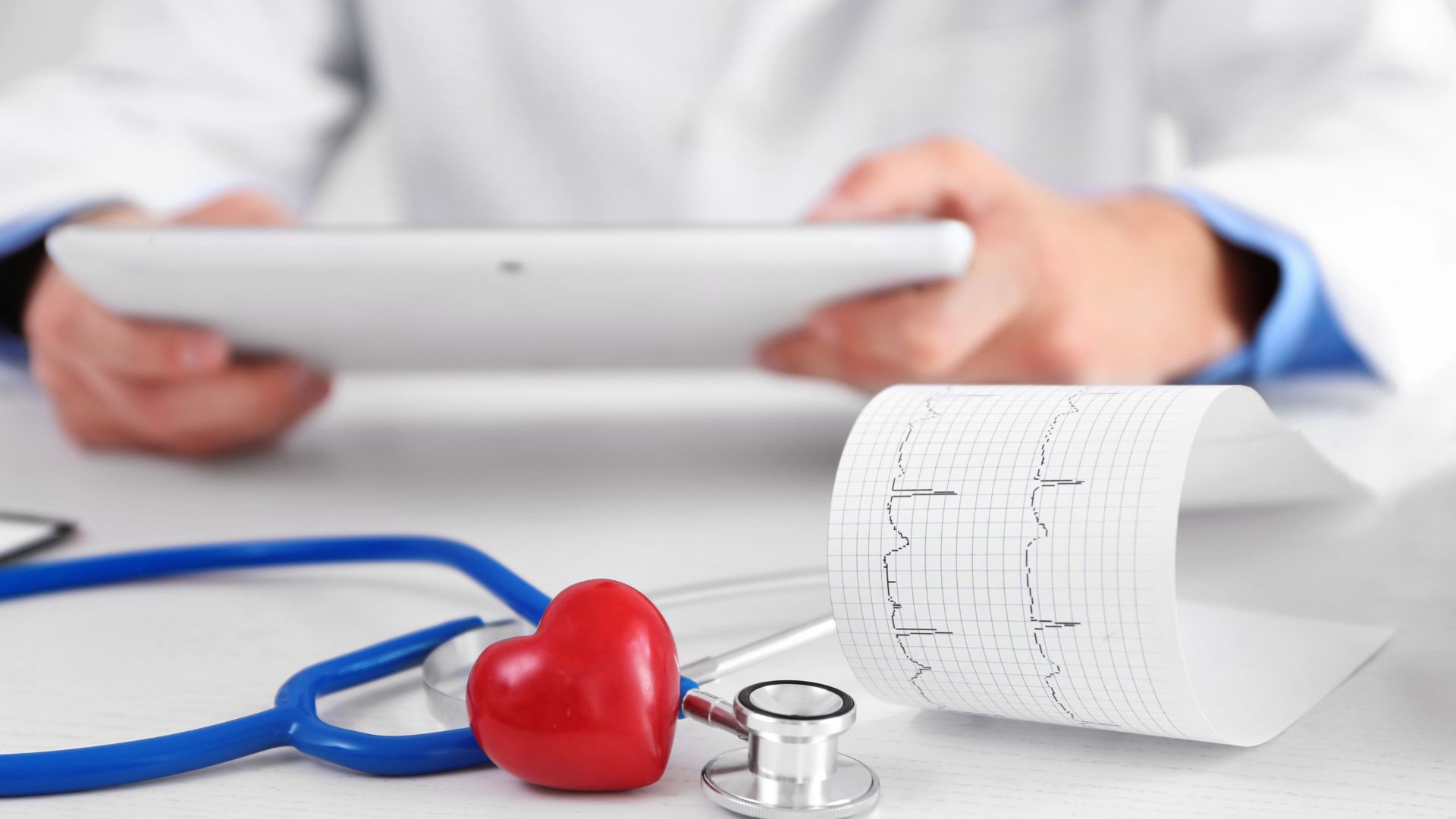 Descubra como a cirurgia plástica pode melhorar sua autoestima e qualidade de vida com cuidados pré e pós-operatórios essenciais.