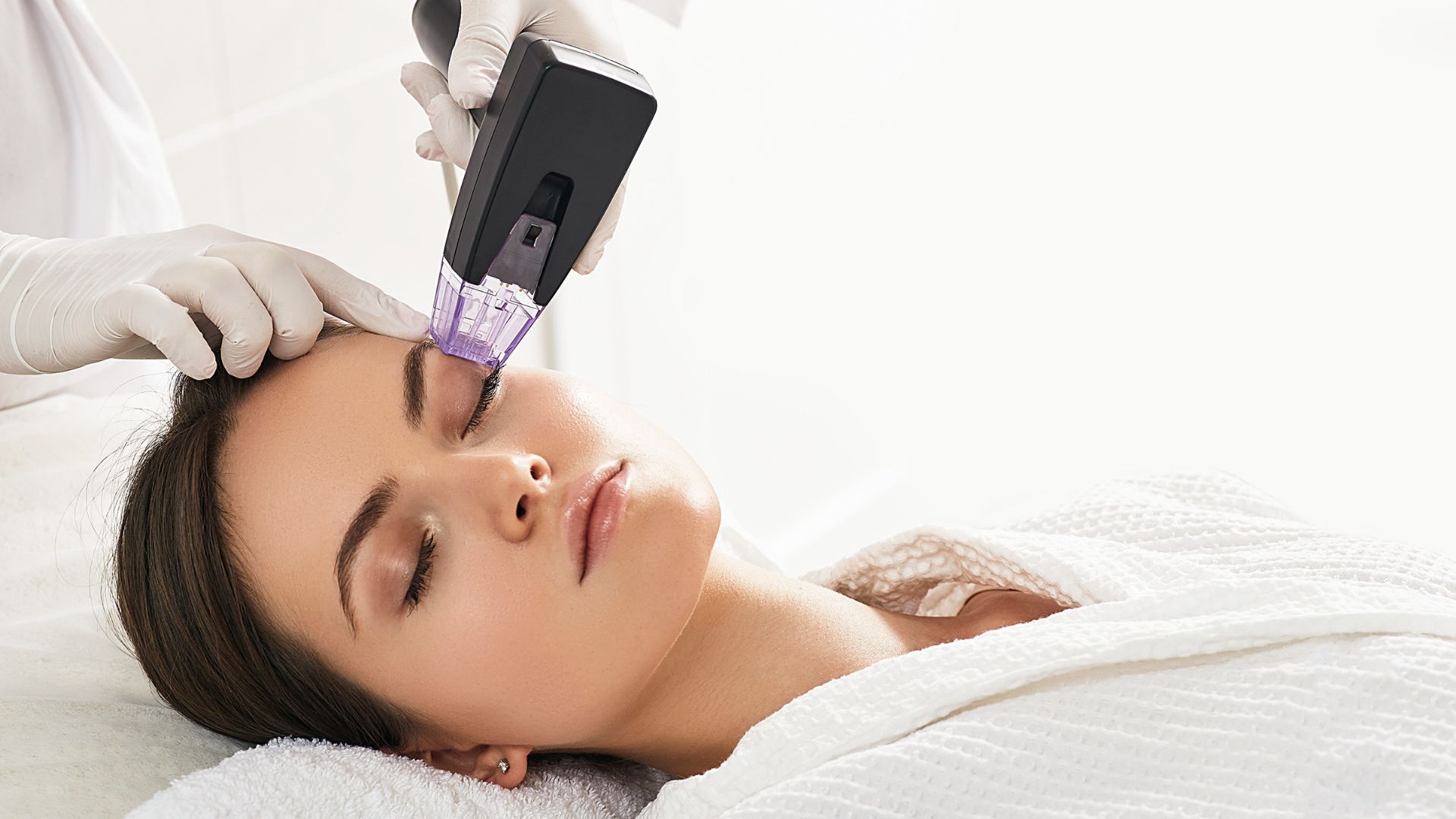 Descubra como o Morpheus8 rejuvenece a pele e quantas sessões são necessárias para resultados visíveis. Transforme sua beleza!